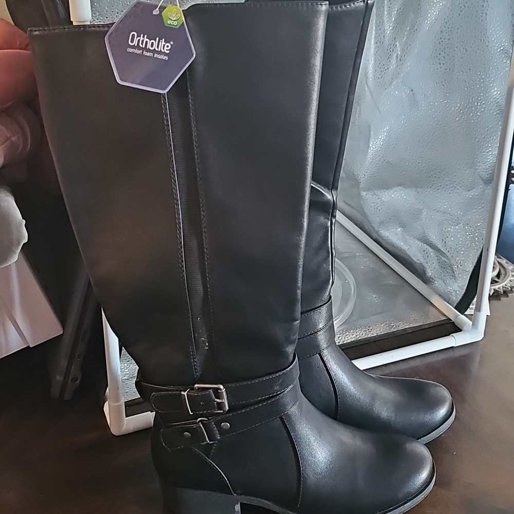 L Croft & Barrow Ortholite Black Boots For A Woman Sz 6